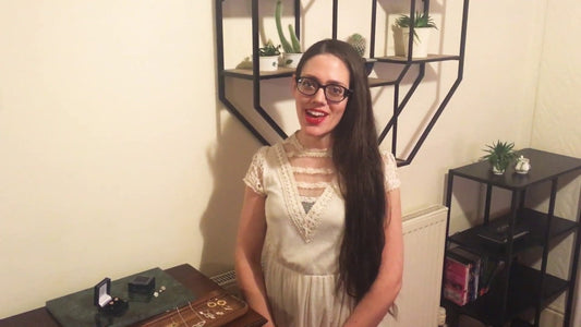 Should you wear earrings with glasses?