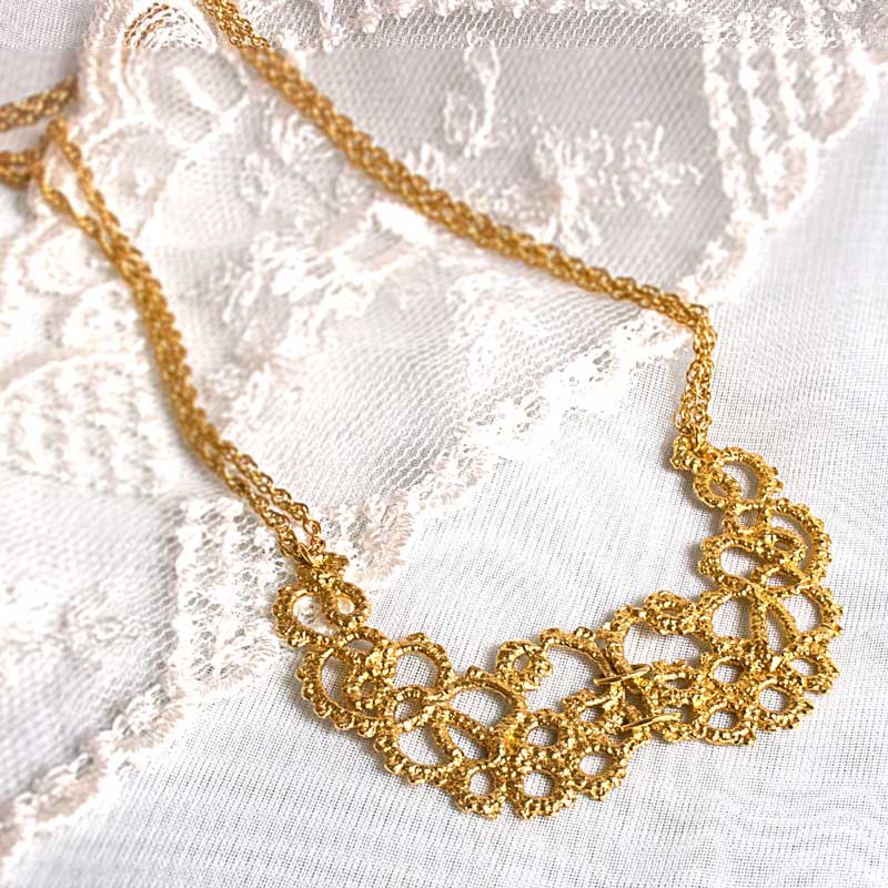 gold lace collar necklace